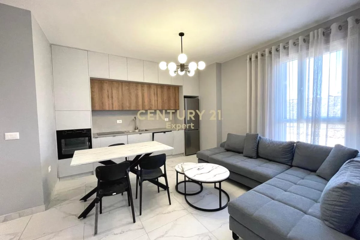 Shtepi me qera Apartament ne Tirane, 2+1, Mobilimi E mobiluar, Pagesa 75,000  Leke.