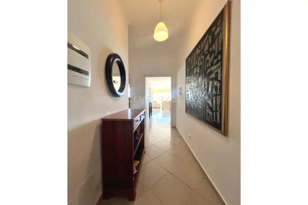 Shtepi me qera Apartament ne Durres, 3+1, Mobilimi E mobiluar, Pagesa 1,300  Euro.