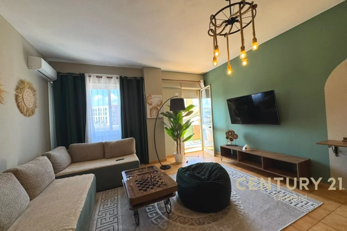 Shtepi ne shitje Apartament ne Tirane, 1+1, Mobilimi E mobiluar, Pagesa 204,800  Euro.
