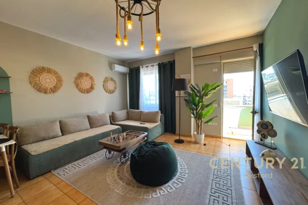 Shtepi ne shitje Apartament ne Tirane, 1+1, Mobilimi E mobiluar, Pagesa 204,800  Euro.