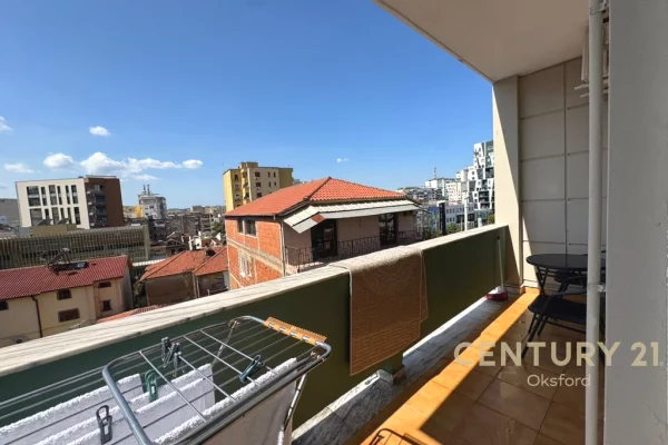 Shtepi ne shitje Apartament ne Tirane, 1+1, Mobilimi E mobiluar, Pagesa 204,800  Euro.