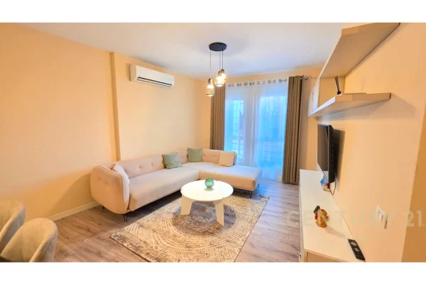 Shtepi me qera 2+1 ne Tirane - 70,000 Leke