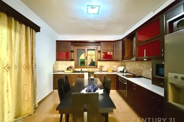 Shtepi ne shitje Vila Luksoze ne Sarande, 7+1, Mobilimi E mobiluar, Pagesa 550,000  Euro.