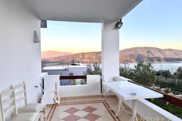 Shtepi ne shitje Vila Luksoze ne Sarande, 7+1, Mobilimi E mobiluar, Pagesa 550,000  Euro.