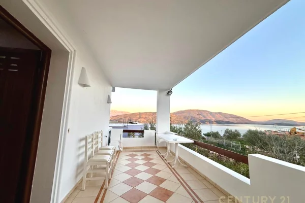 Shtepi ne shitje Vila Luksoze ne Sarande, 7+1, Mobilimi E mobiluar, Pagesa 550,000  Euro.