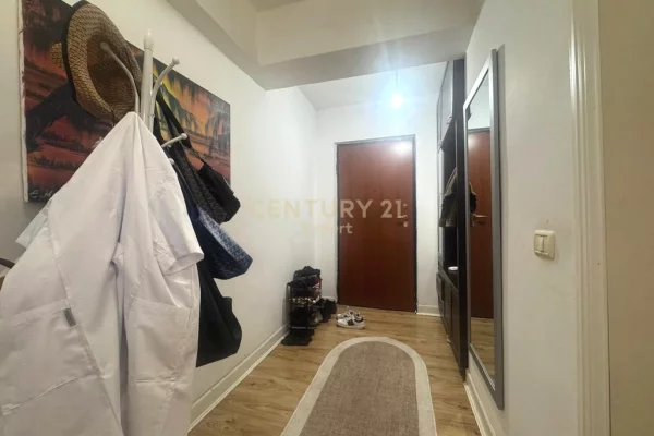 Shtepi ne shitje Apartament ne Tirane, 2+1, Mobilimi E mobiluar, Pagesa 244,000  Euro.