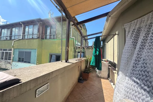 Shtepi ne shitje Apartament ne Tirane, 2+1, Mobilimi E mobiluar, Pagesa 244,000  Euro.