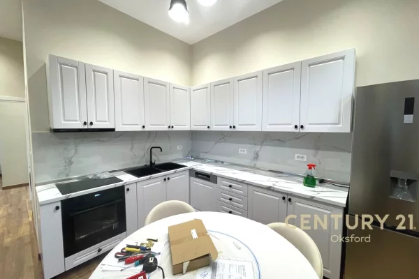 Shtepi me qera Apartament ne Tirane, 2+1, Mobilimi E mobiluar, Pagesa 800  Euro.