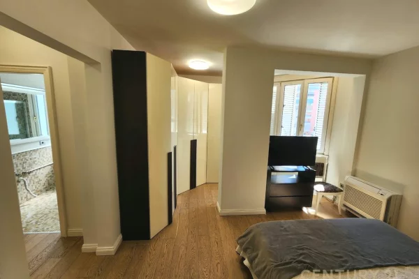 Shtepi me qera Apartament ne Tirane, 2+1, Mobilimi E mobiluar, Pagesa 1,600  Euro.