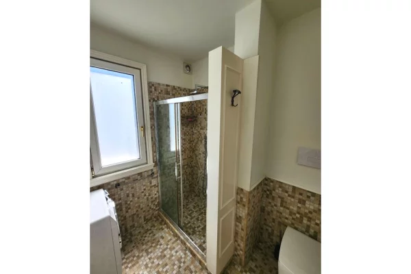 Shtepi me qera Apartament ne Tirane, 2+1, Mobilimi E mobiluar, Pagesa 1,600  Euro.