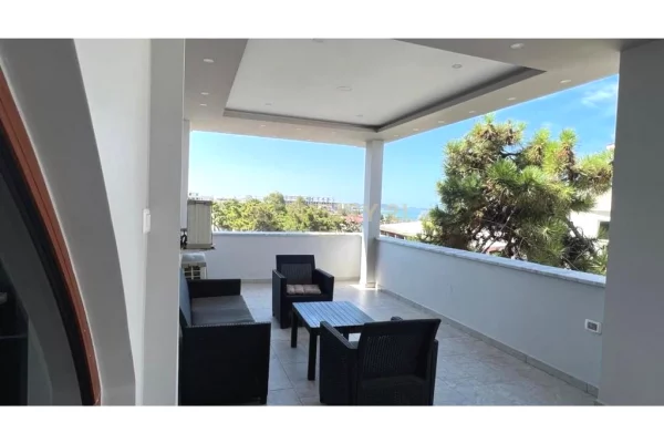 Shtepi ne shitje Apartament ne Durres, 2+1, Mobilimi E mobiluar, Pagesa 270,000  Euro.
