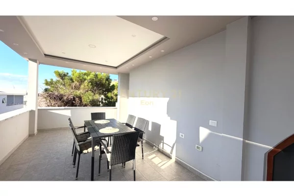 Shtepi ne shitje Apartament ne Durres, 2+1, Mobilimi E mobiluar, Pagesa 270,000  Euro.