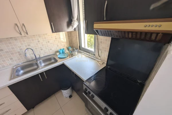 Shtepi me qera Apartament ne Tirane, 2+1, Mobilimi E mobiluar, Pagesa 55,000  Leke.