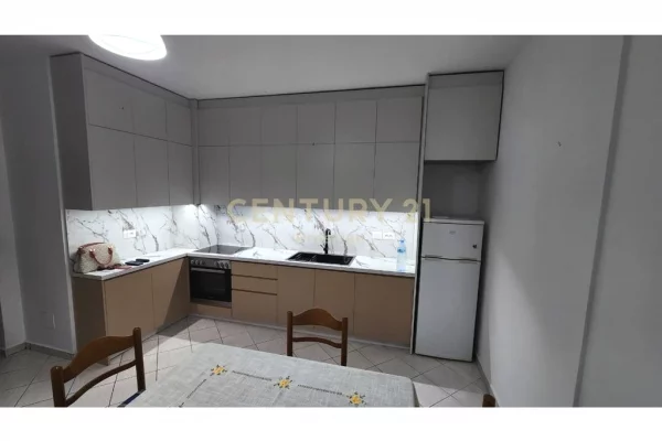 Shtepi me qera Apartament ne Tirane, 2+1, Mobilimi E mobiluar, Pagesa 50,000  Leke.