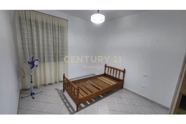 Shtepi me qera Apartament ne Tirane, 2+1, Mobilimi E mobiluar, Pagesa 50,000  Leke.