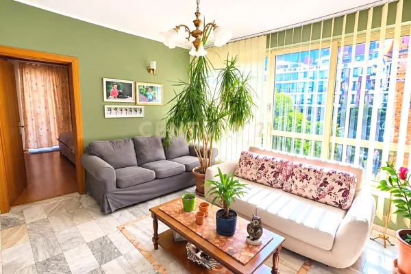 Shtepi ne shitje Apartament ne Tirane, 3+1, Mobilimi E mobiluar, Pagesa 250,000  Euro.