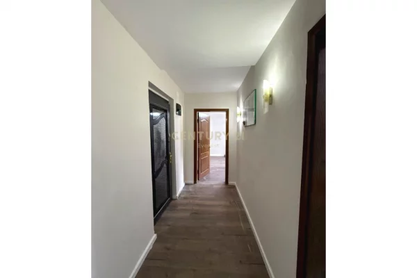 Shtepi ne shitje Apartament ne Tirane, 2+1, Mobilimi Bosh, pa mobiluar, Pagesa 151,000  Euro.