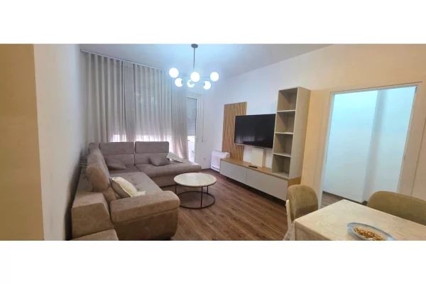 Shtepi me qera Apartament ne Tirane, 2+1, Mobilimi E mobiluar, Pagesa 600  Euro.