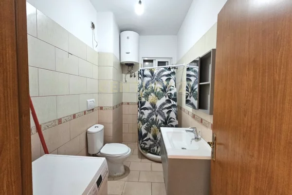 Shtepi me qera Apartament ne Tirane, 2+1, Mobilimi E mobiluar, Pagesa 430  Euro.