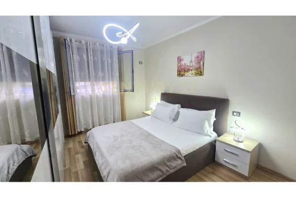 Shtepi me qera Apartament ne Tirane, 1+1, Mobilimi E mobiluar, Pagesa 60,000  Leke.