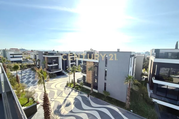 Shtepi ne shitje Vila Luksoze ne Durres, 4+1, Mobilimi Bosh, pa mobiluar, Pagesa 750,000  Euro.
