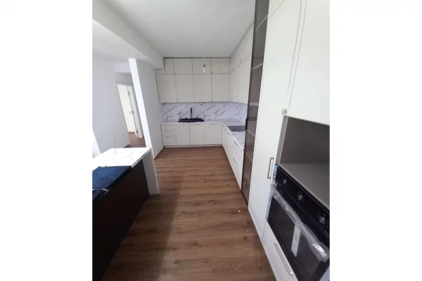 Shtepi me qera Apartament ne Tirane, 2+1, Mobilimi E mobiluar, Pagesa 880  Euro.