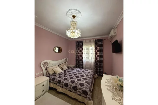 Shtepi me qera Apartament ne Tirane, 2+1, Mobilimi E mobiluar, Pagesa 600  Euro.
