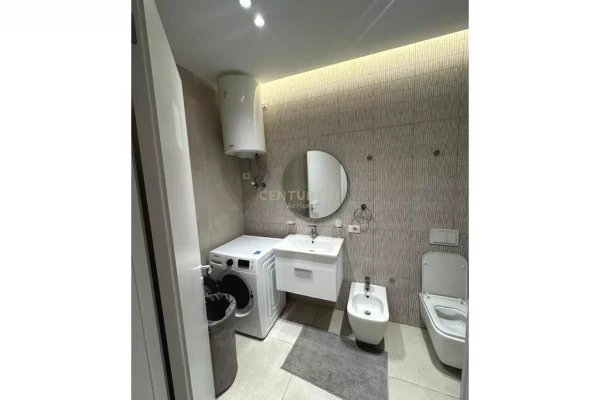 Shtepi ne shitje Apartament ne Tirane, 2+1, Mobilimi E mobiluar, Pagesa 16,000,000  Leke.