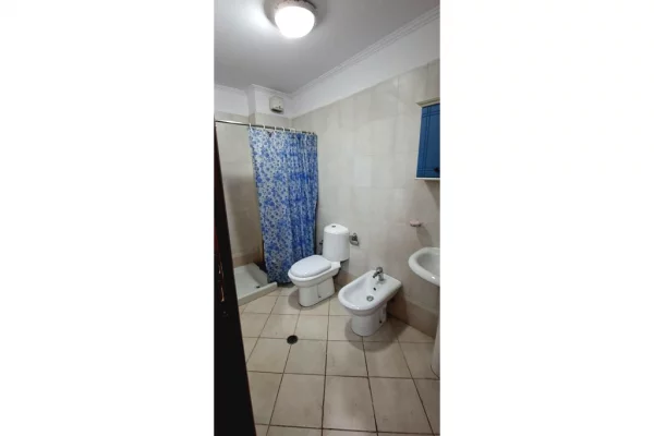 Shtepi me qera Apartament ne Tirane, 1+1, Mobilimi E mobiluar, Pagesa 50,000  Leke.