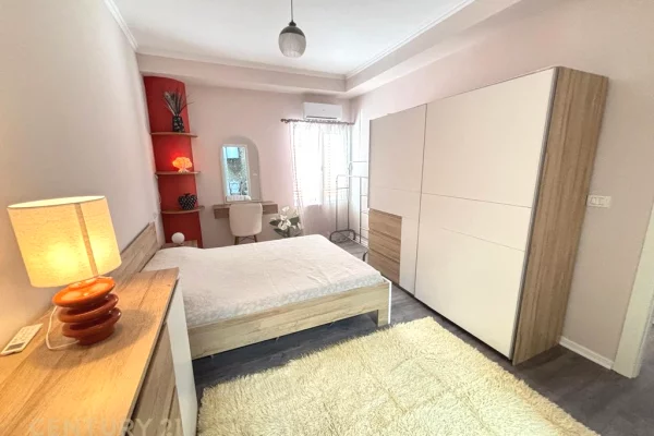 Shtepi me qera Apartament ne Tirane, 2+1, Mobilimi E mobiluar, Pagesa 90,000  Leke.