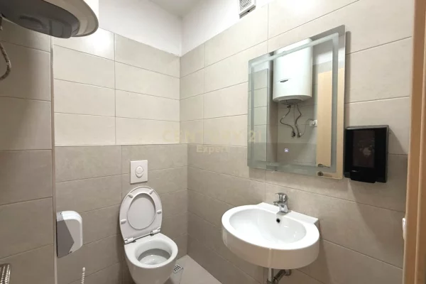 JEPET ME QIRA | 2+1 + POST PARKIMI PER ZYRA | 21 DHJETORI