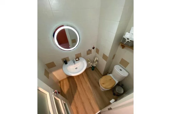 Shtepi me qera Duplex(shtepi me 2 kate) ne Tirane, 3+1, Mobilimi E mobiluar, Pagesa 2,500  Euro.
