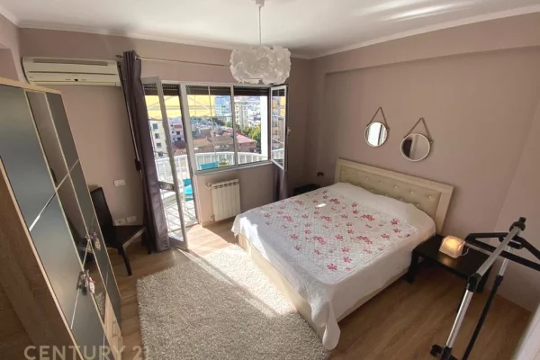 Shtepi me qera Duplex(shtepi me 2 kate) ne Tirane, 3+1, Mobilimi E mobiluar, Pagesa 2,500  Euro.