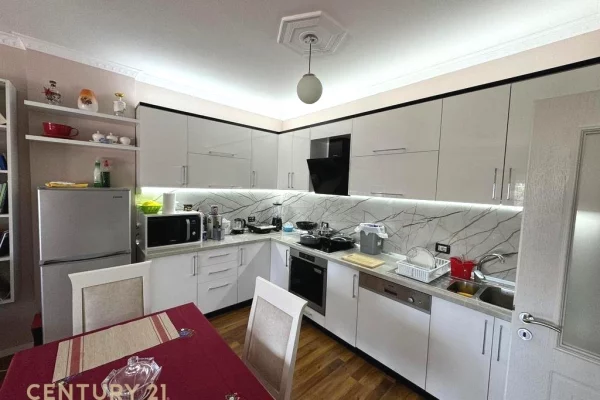 Shtepi me qera Apartament ne Tirane, 1+1, Mobilimi E mobiluar, Pagesa 700  Euro.
