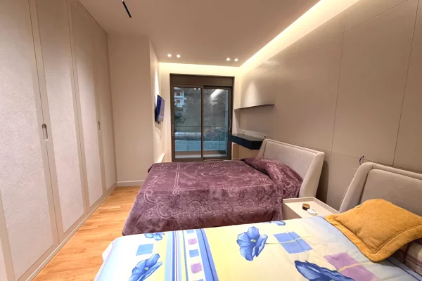 Shtepi ne shitje Vila Luksoze ne Tirane, 3+1, Mobilimi E mobiluar, Pagesa 1,600,000  Euro.