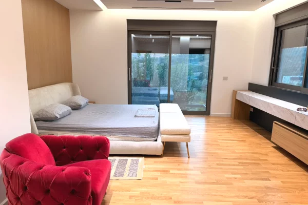 Shtepi ne shitje Vila Luksoze ne Tirane, 3+1, Mobilimi E mobiluar, Pagesa 1,600,000  Euro.
