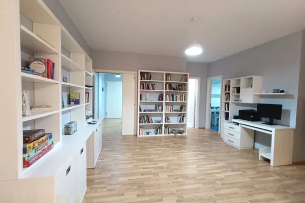 Shtepi me qera Apartament ne Tirane, 2+1, Mobilimi E mobiluar, Pagesa 80,000  Leke.