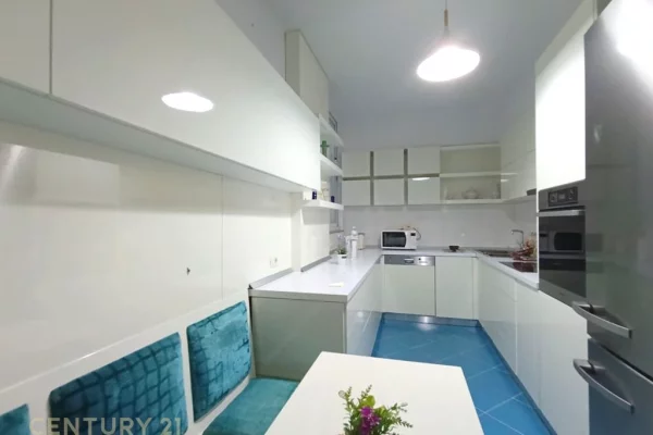 Shtepi me qera Apartament ne Tirane, 2+1, Mobilimi E mobiluar, Pagesa 80,000  Leke.