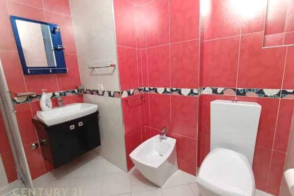 Shtepi me qera Apartament ne Tirane, 2+1, Mobilimi E mobiluar, Pagesa 80,000  Leke.