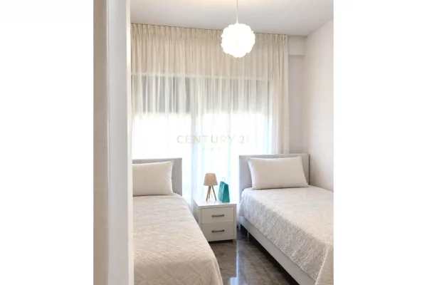 Shtepi ne shitje Apartament ne Durres, 2+1, Mobilimi E mobiluar, Pagesa 210,000  Euro.