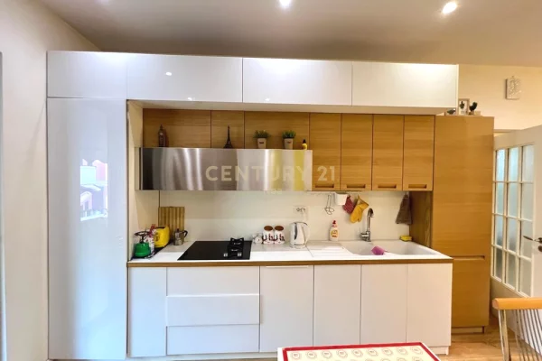Shtepi me qera Apartament ne Tirane, 2+1, Mobilimi E mobiluar, Pagesa 850  Euro.