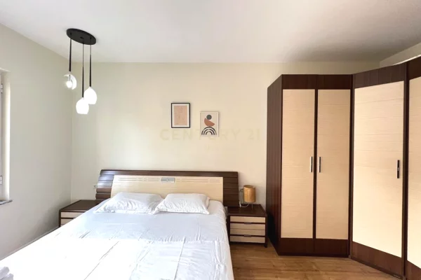 Shtepi me qera Apartament ne Tirane, 2+1, Mobilimi E mobiluar, Pagesa 850  Euro.