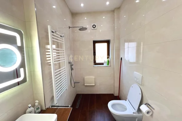 Shtepi me qera Apartament ne Tirane, 2+1, Mobilimi E mobiluar, Pagesa 850  Euro.