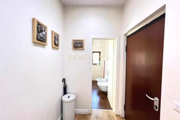 Shtepi me qera Apartament ne Tirane, 2+1, Mobilimi E mobiluar, Pagesa 850  Euro.