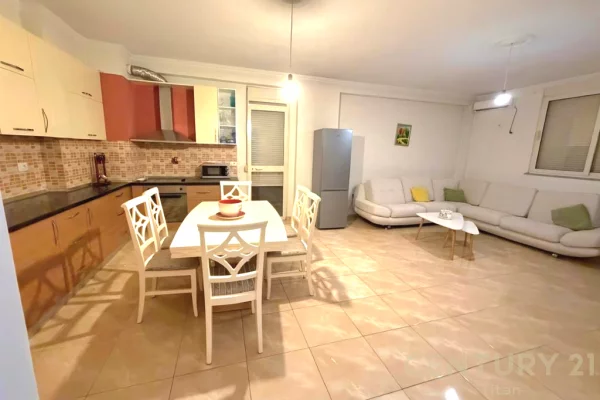 Shtepi me qera Apartament ne Tirane, 2+1, Mobilimi E mobiluar, Pagesa 650  Euro.