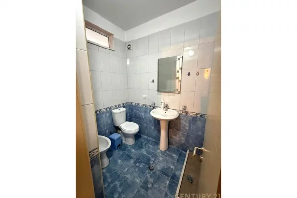 Shtepi me qera Apartament ne Tirane, 2+1, Mobilimi E mobiluar, Pagesa 650  Euro.