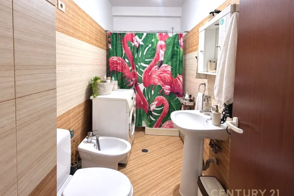 Shtepi ne shitje Apartament ne Tirane, 2+1, Mobilimi E mobiluar, Pagesa 170,000  Euro.