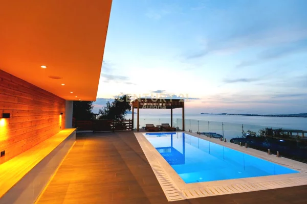 Shtepi me qera 4+1 ne Vlore - 3,000 Euro