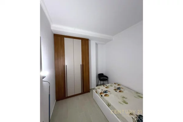 Shtepi ne shitje Apartament ne Tirane, 2+1, Mobilimi E mobiluar, Pagesa 160,000  Euro.