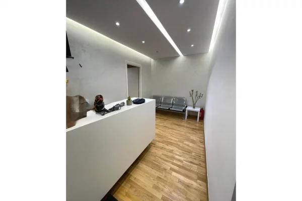 Shtepi ne shitje Apartament ne Tirane, 2+1, Mobilimi E mobiluar, Pagesa 30,000,000  Leke.
